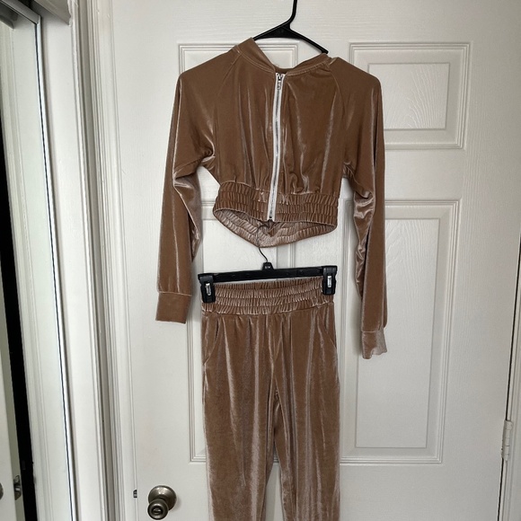 Clothes - Picture 1 of 3